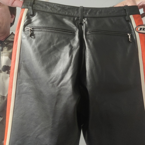 HARLEY VINTAGE GENUINE LEATHER LADIES PANTS...SIZE 12....FLAWLESS CONDITION... - Picture 6 of 7